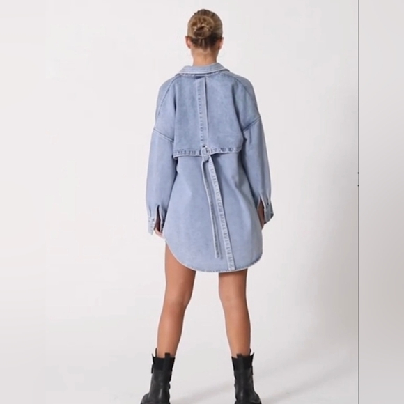 BELLE & BLOOM  Into Him Oversized Denim Shirt M Stonewash Color - Picture 3 of 4